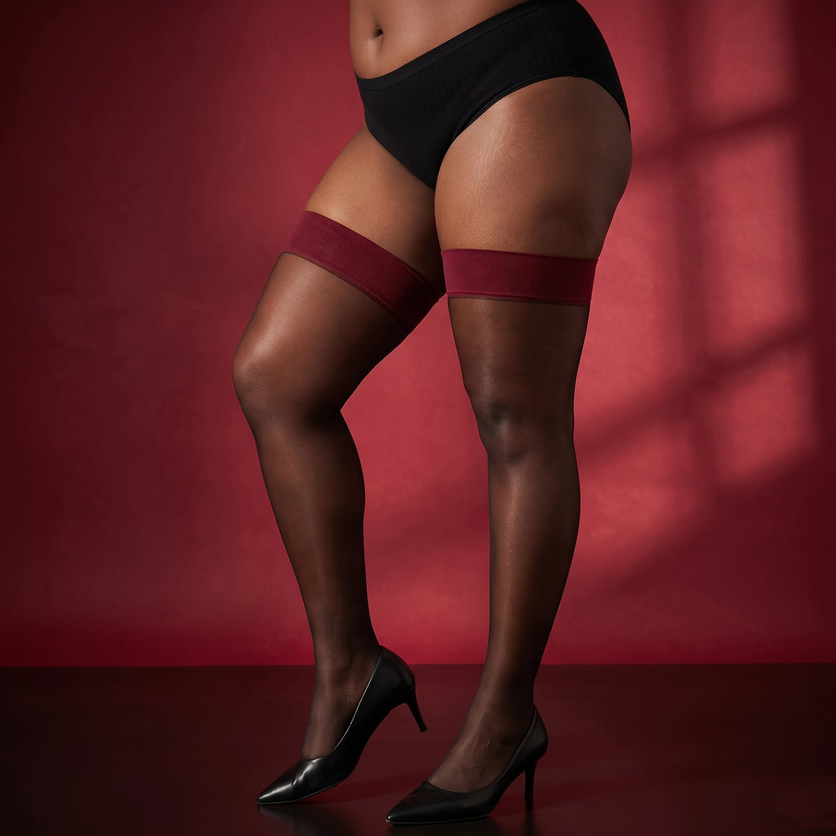 Chaussettes Noires À Bords Rouges