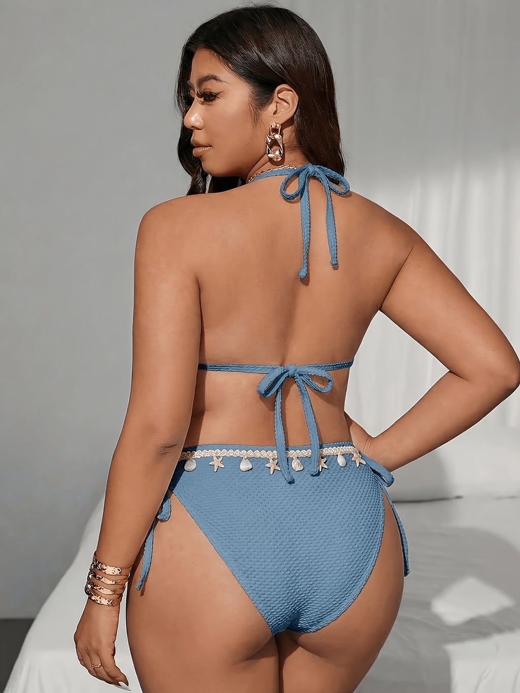 Bikini grande taille bleu gaufré à galon de coquillages
