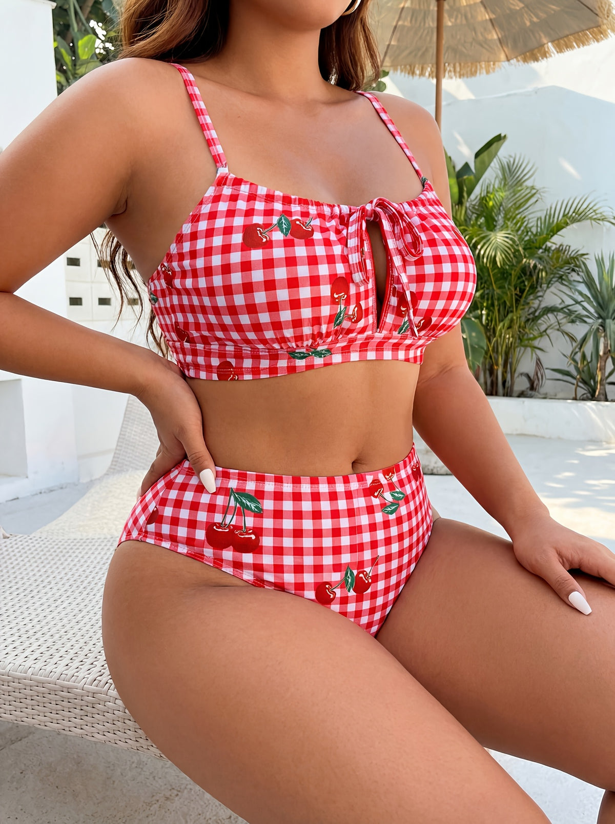 Bikini grande taille à carreaux vichy rouges et cerises