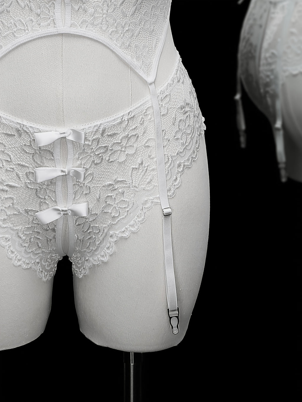Ensemble bustier et culotte grande taille en dentelle blanche