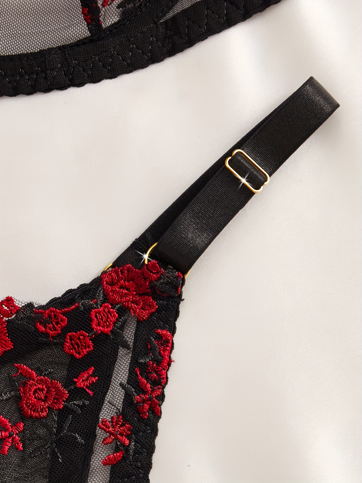 Roses brodées et brides réglables, duo lingerie grande taille