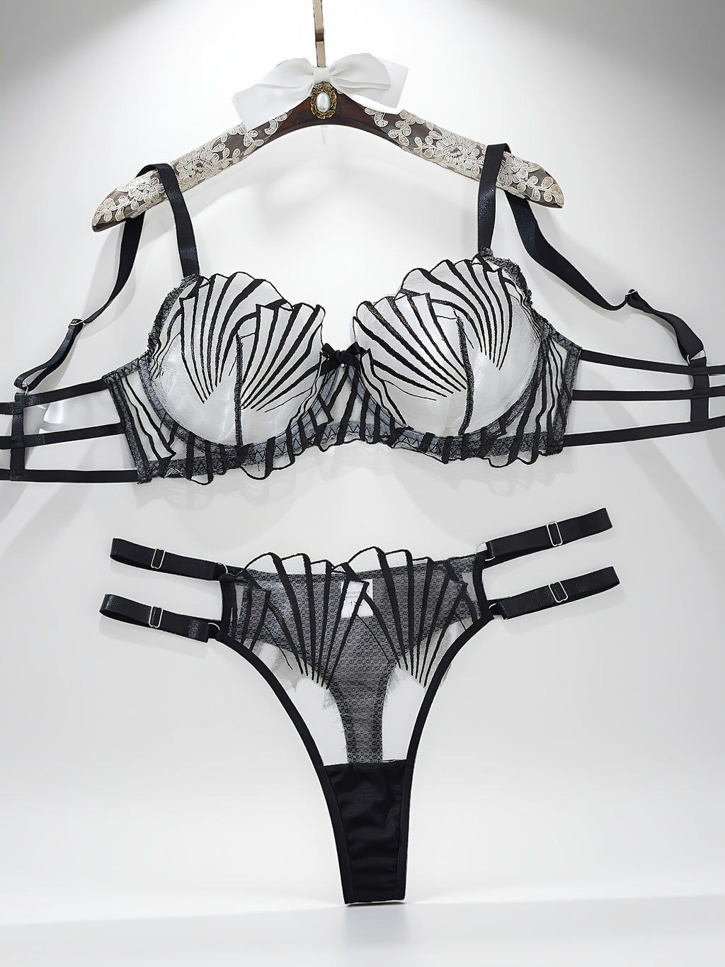 Ensemble 2 pièces grande taille, broderie coquillage noire