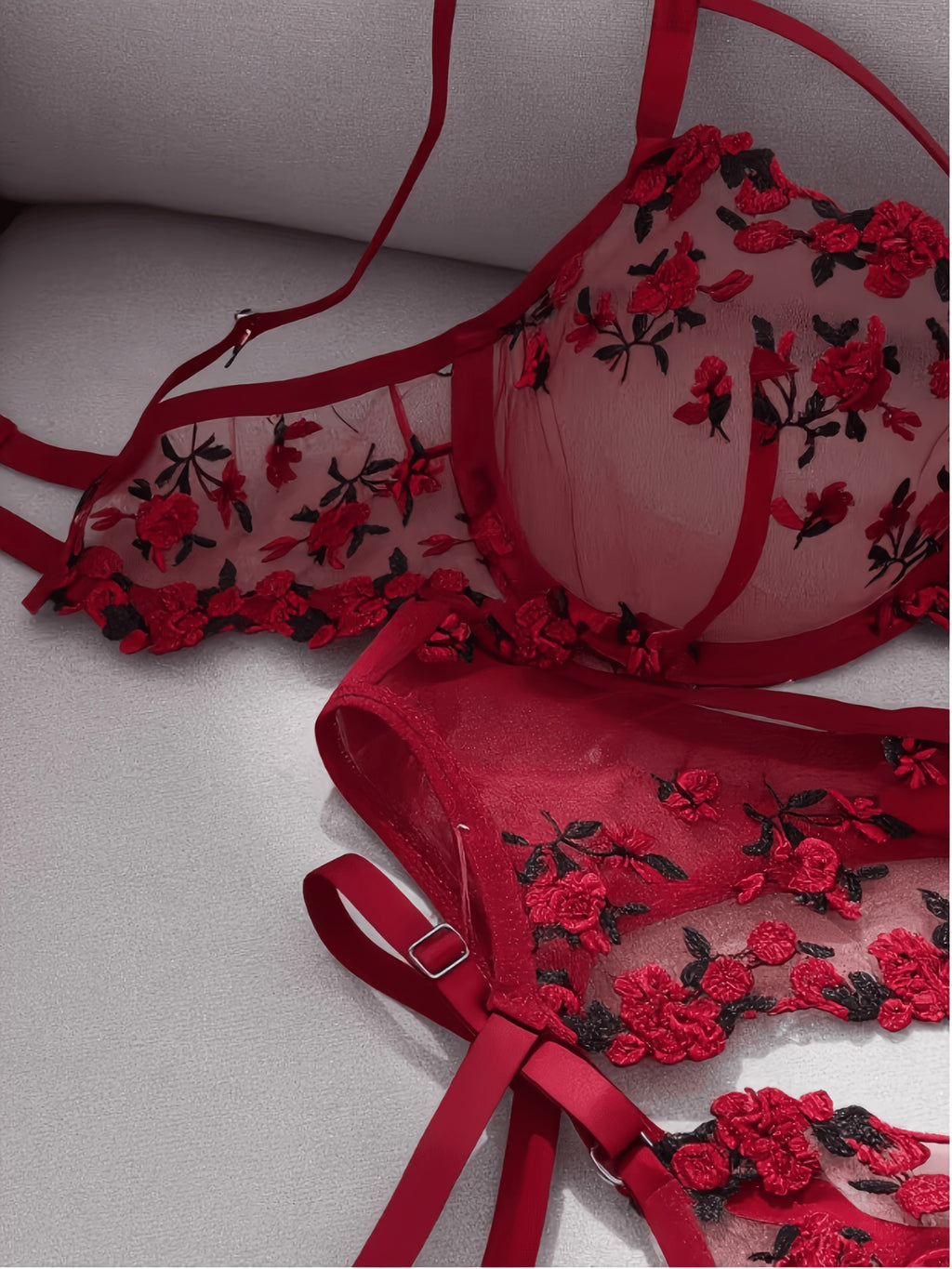 Porte-jarretelles et string, ensemble rouge grande taille