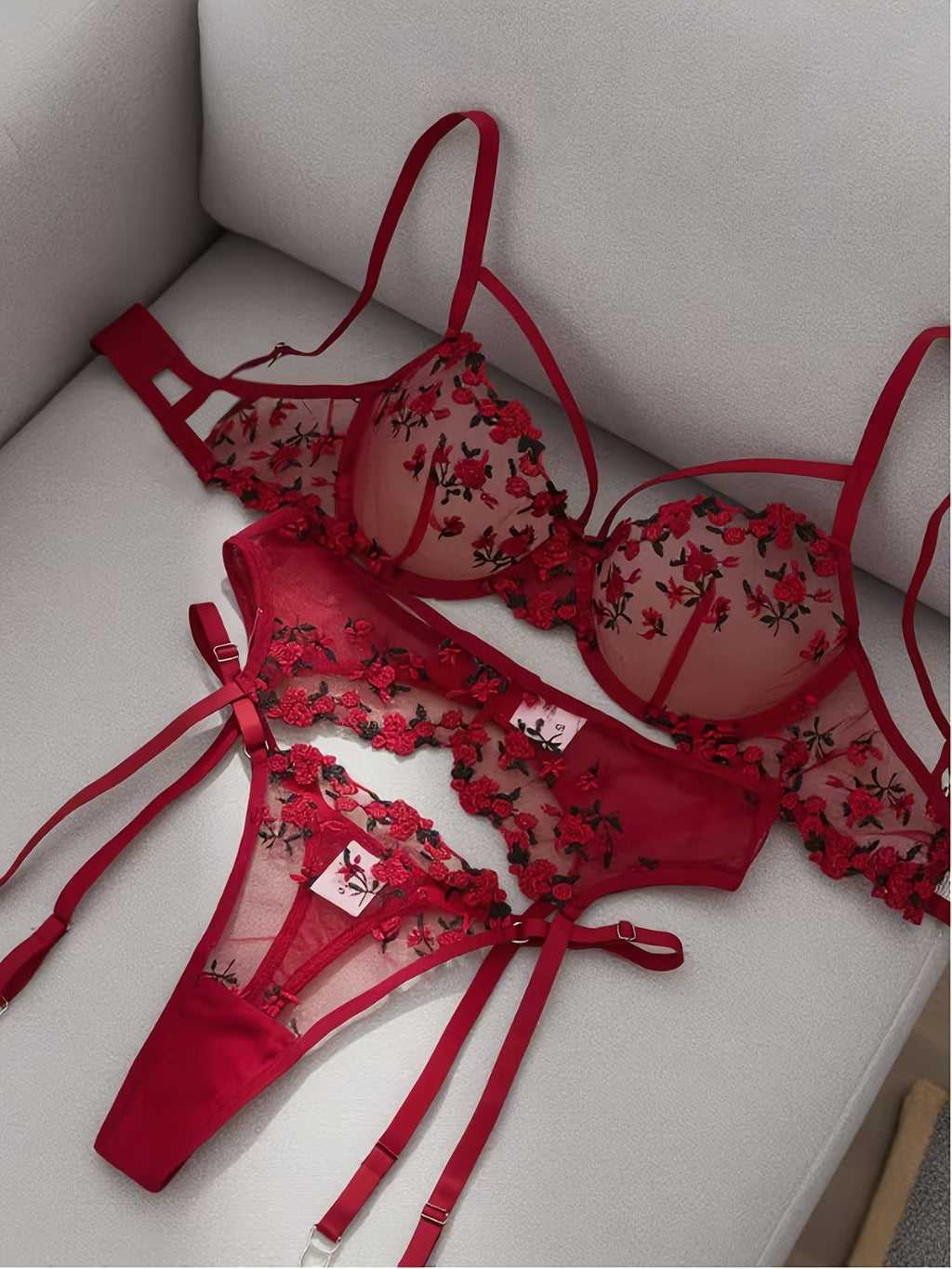 Porte-jarretelles et string, ensemble rouge grande taille
