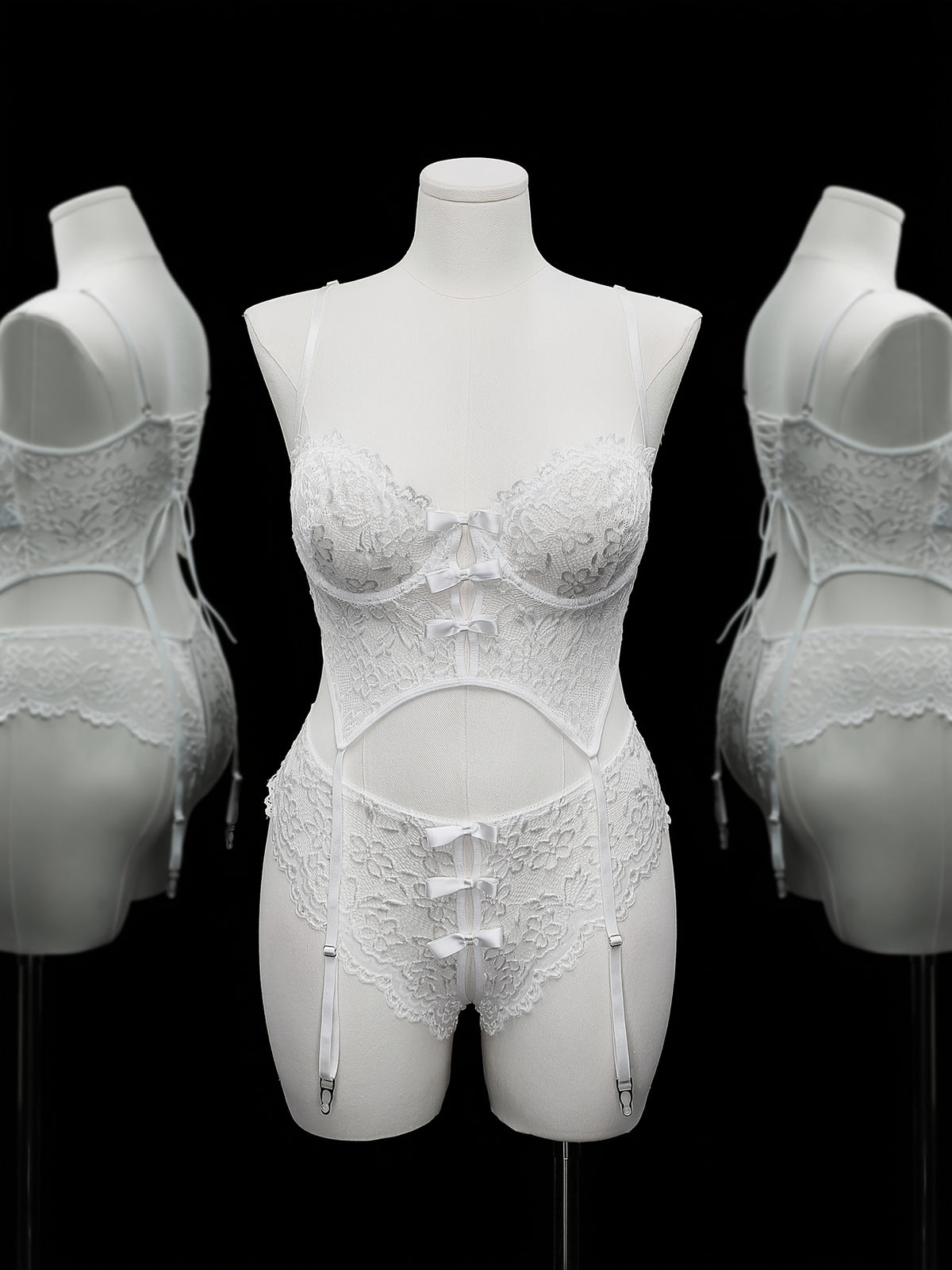Guêpière grande taille en dentelle blanche, culotte assortie