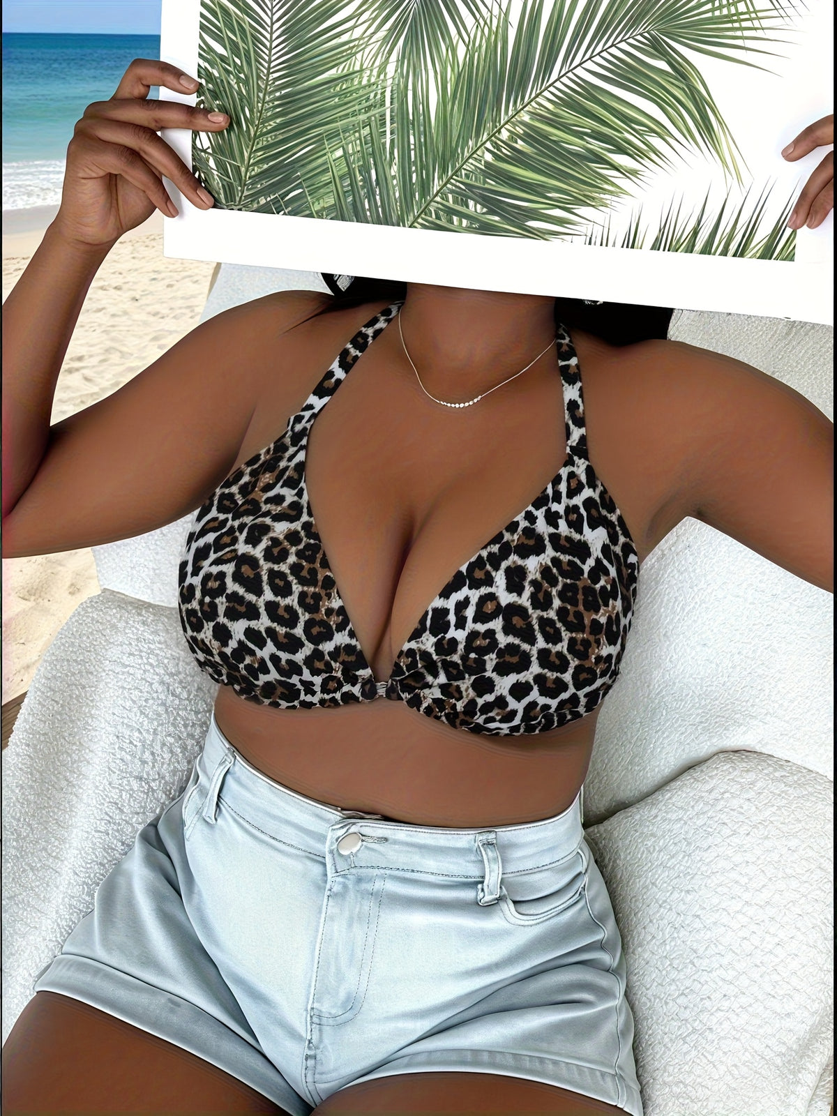 Haut de bikini grande taille léopard fauve, licou et dos ouvert