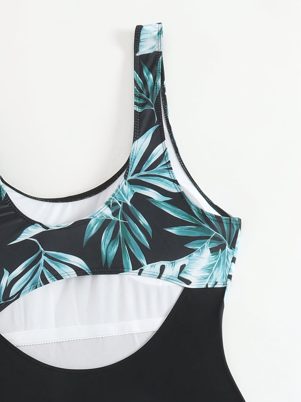 Maillot de bain grande taille noir à dos ajouré tropical