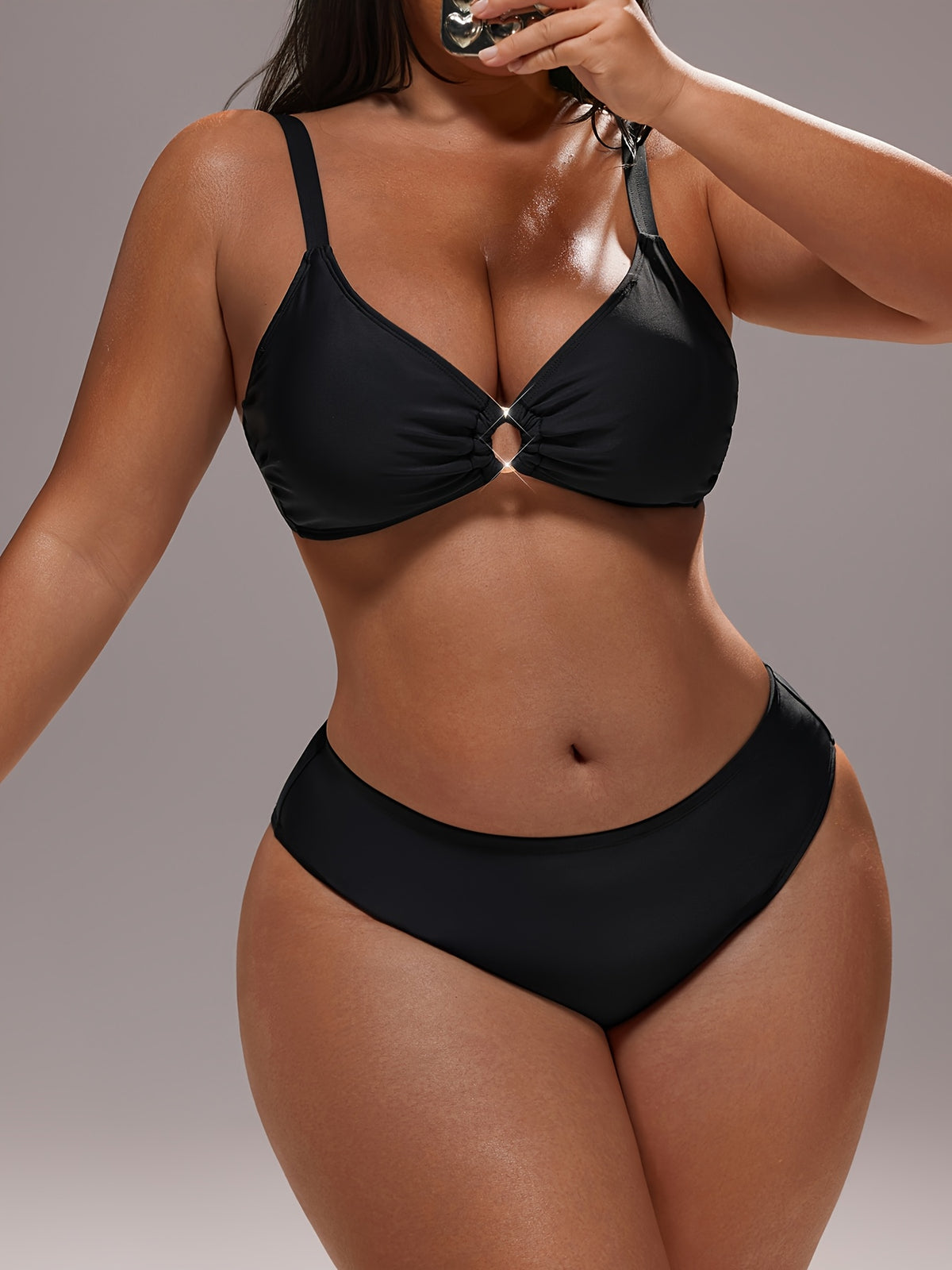 Maillot de bain deux pièces grande taille noir à anneau doré