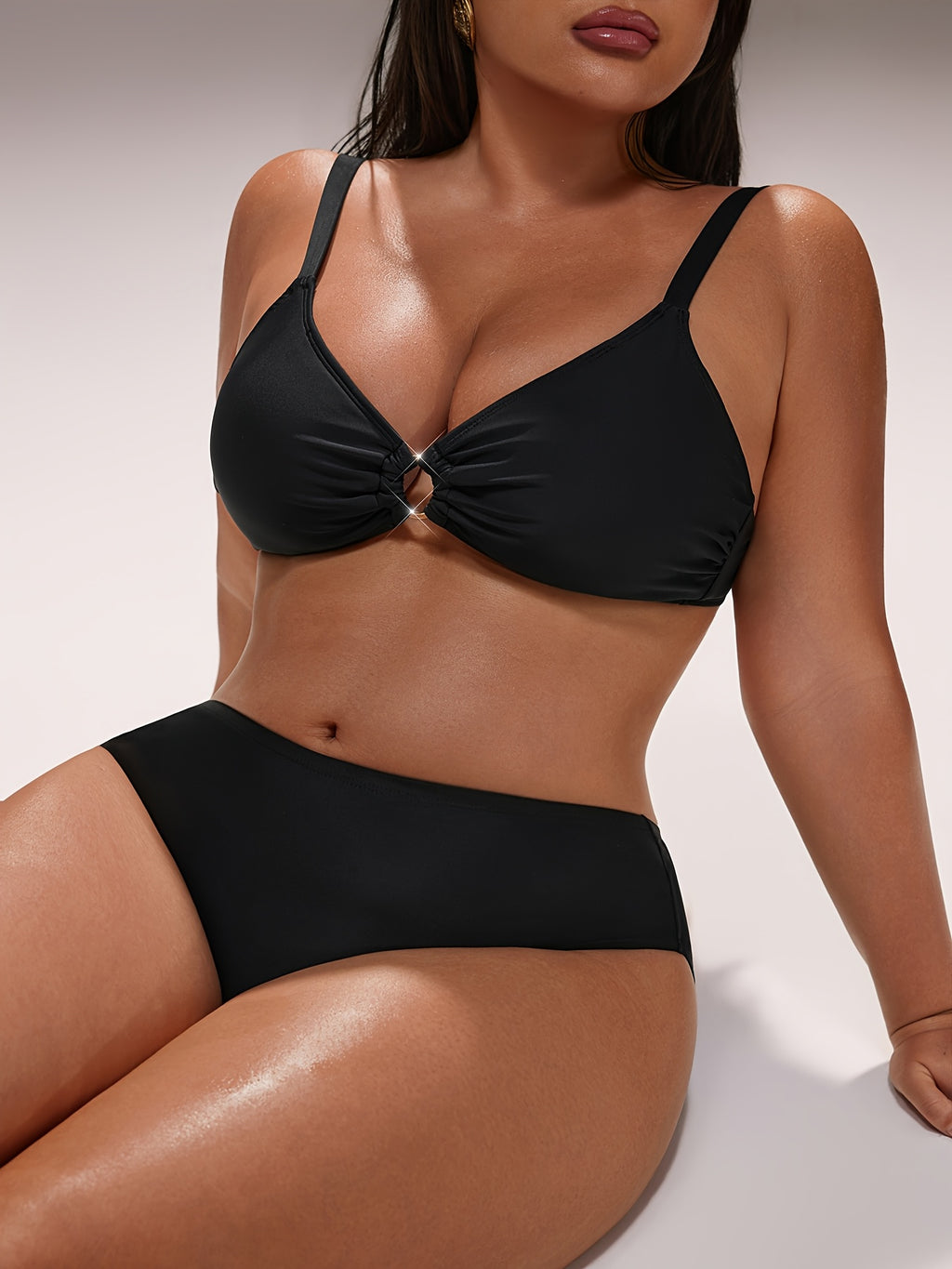Maillot de bain deux pièces grande taille noir à anneau doré