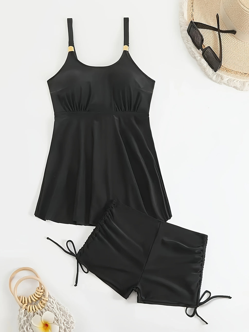 Maillot de bain grande taille noir, haut évasé et short lacé