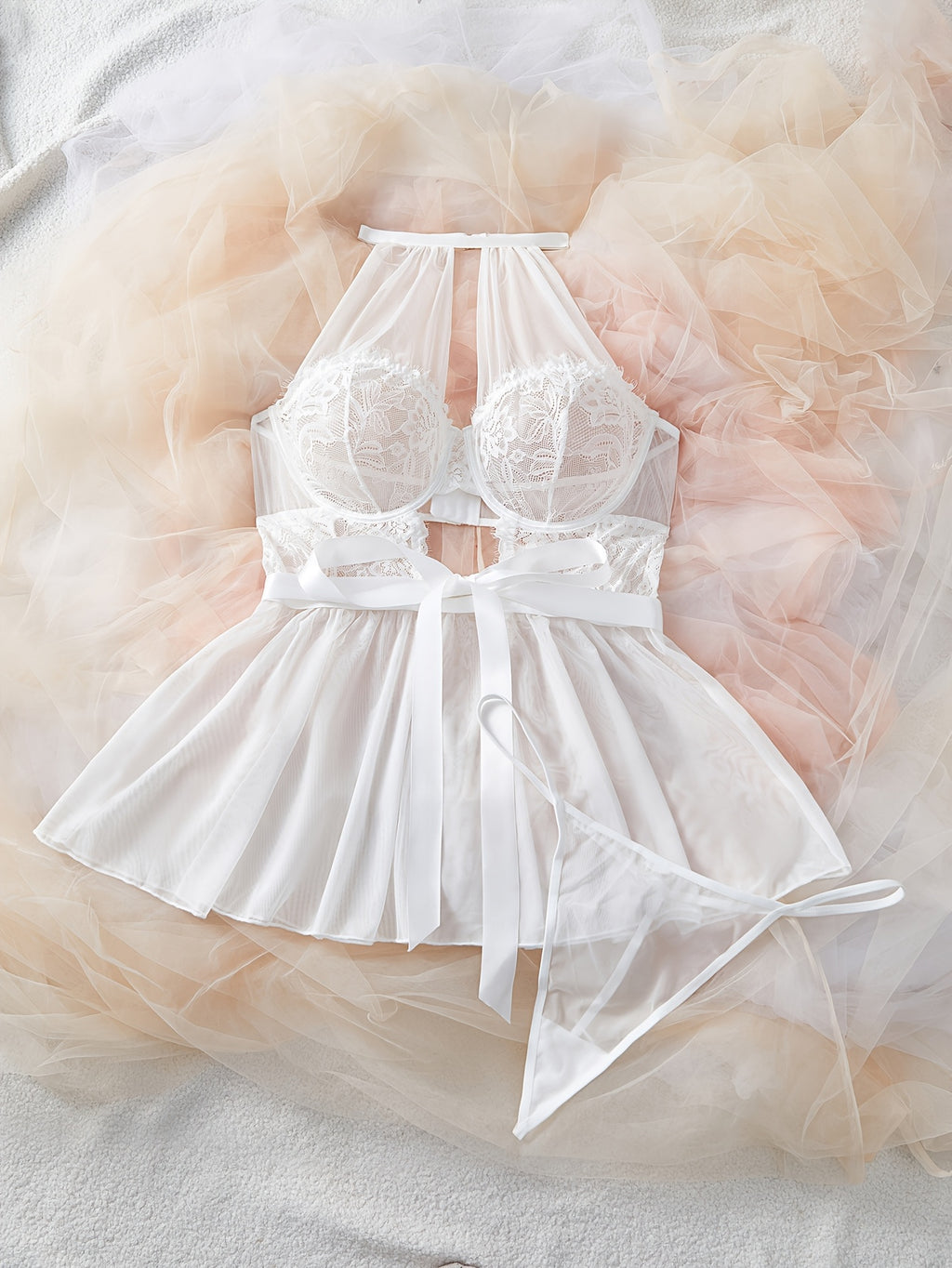 Nuisette grande taille blanche à col licou et ruban satin
