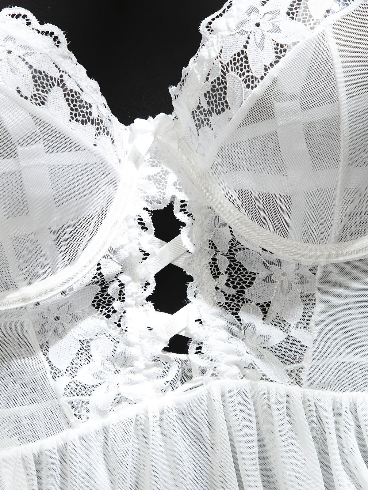 Nuisette grande taille en voile blanc, jarretelles et string