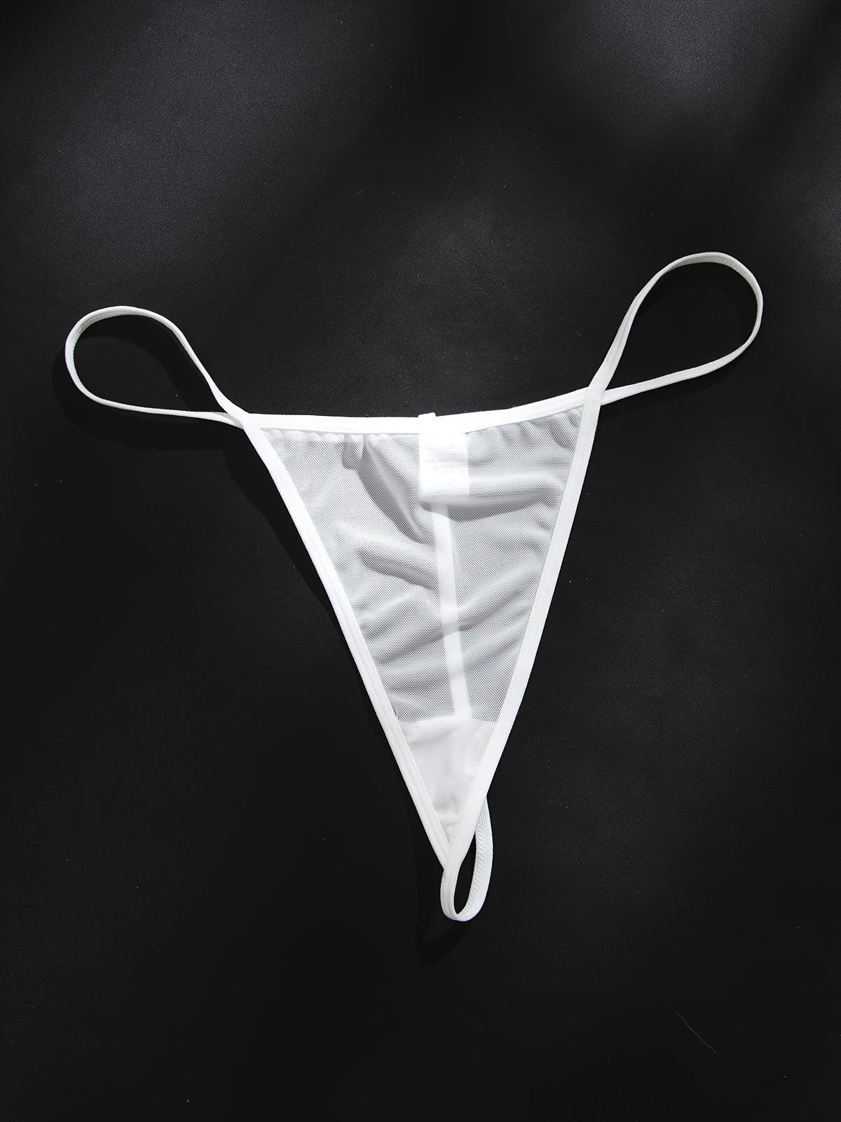 Nuisette grande taille en voile blanc, jarretelles et string