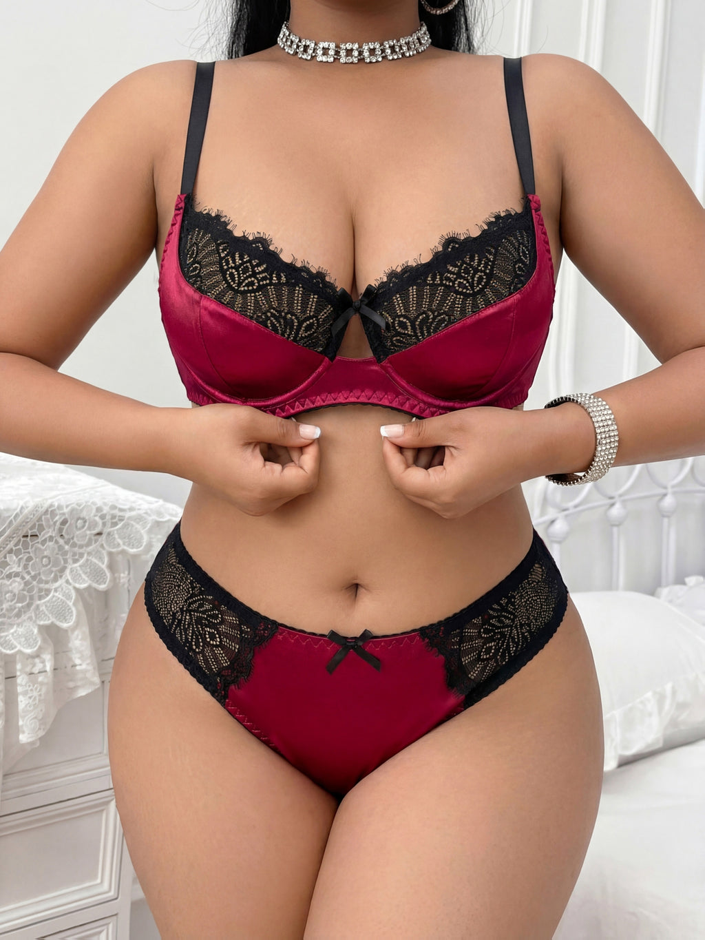 Ensemble deux pièces grande taille, satin bordeaux et cils